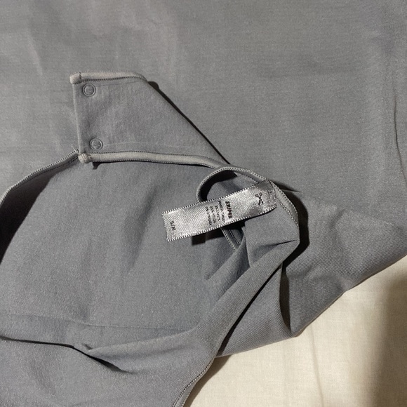 SKIMS ESSENTIAL CREW NECK SLEEVELESS BODYSUIT - Picture 5 of 5